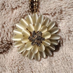 Jewel Daisy Large Pendant 🌼